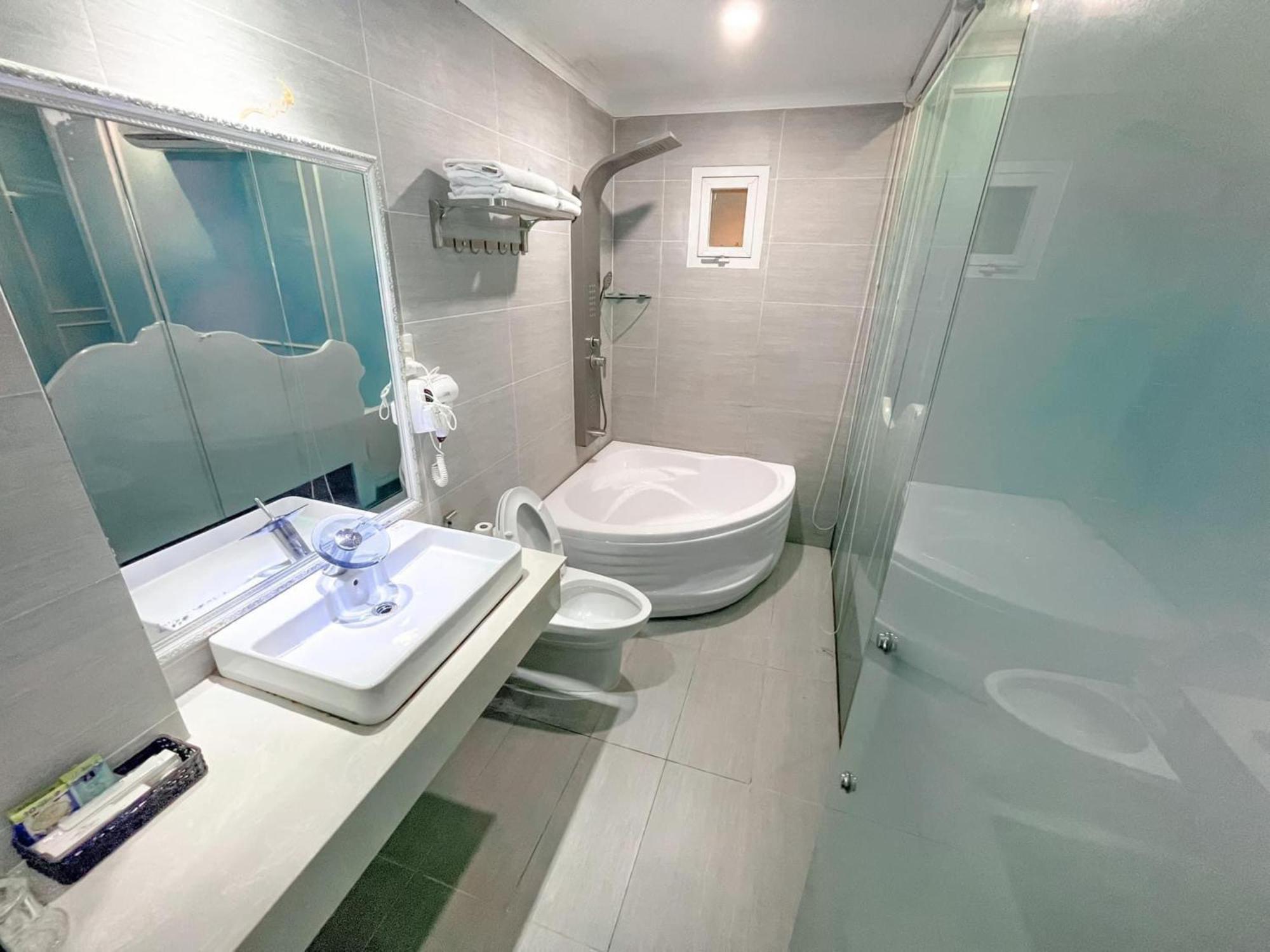 Khai Hung Hotel Binh Chanh ホーチミン市 エクステリア 写真