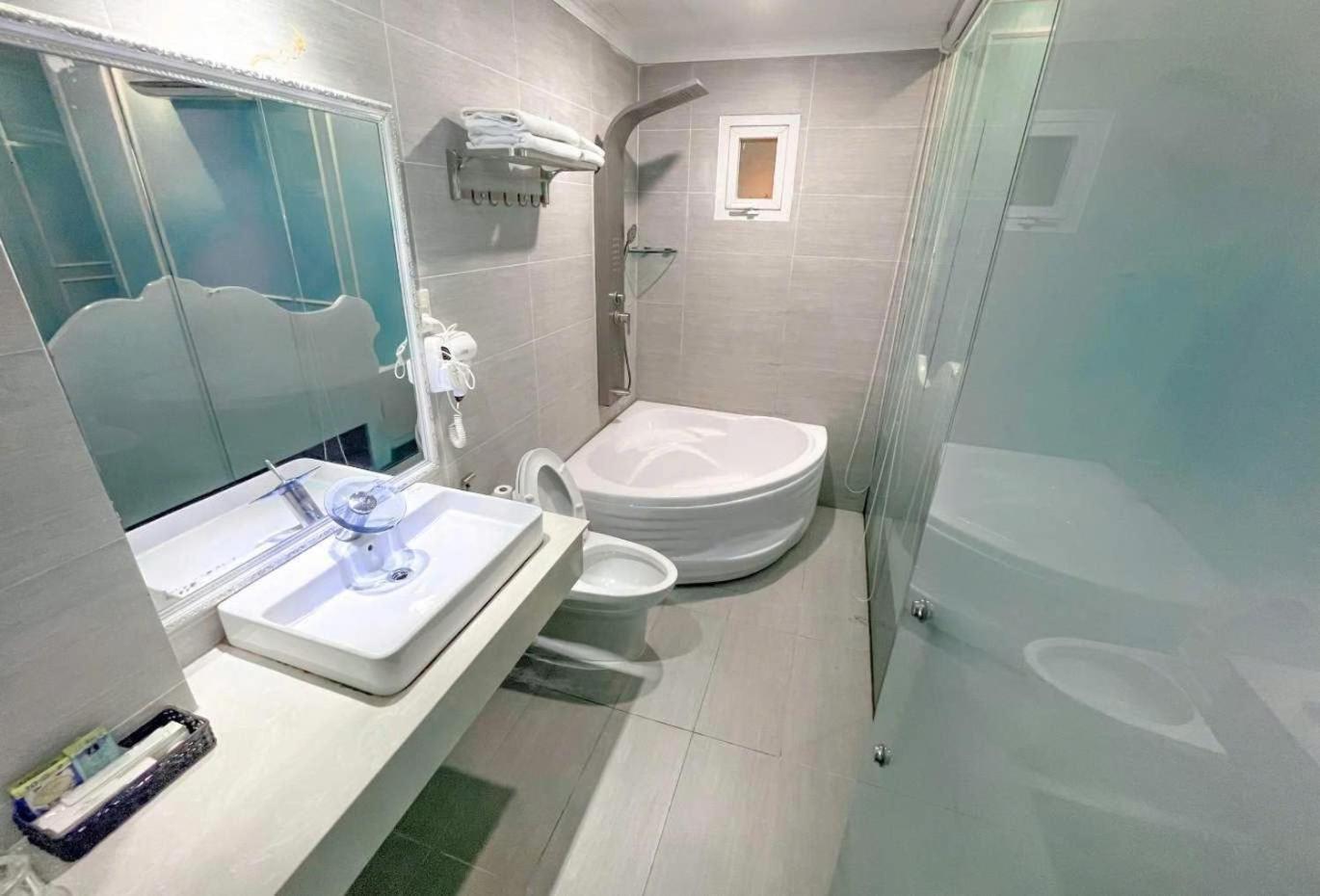 Khai Hung Hotel Binh Chanh ホーチミン市 エクステリア 写真
